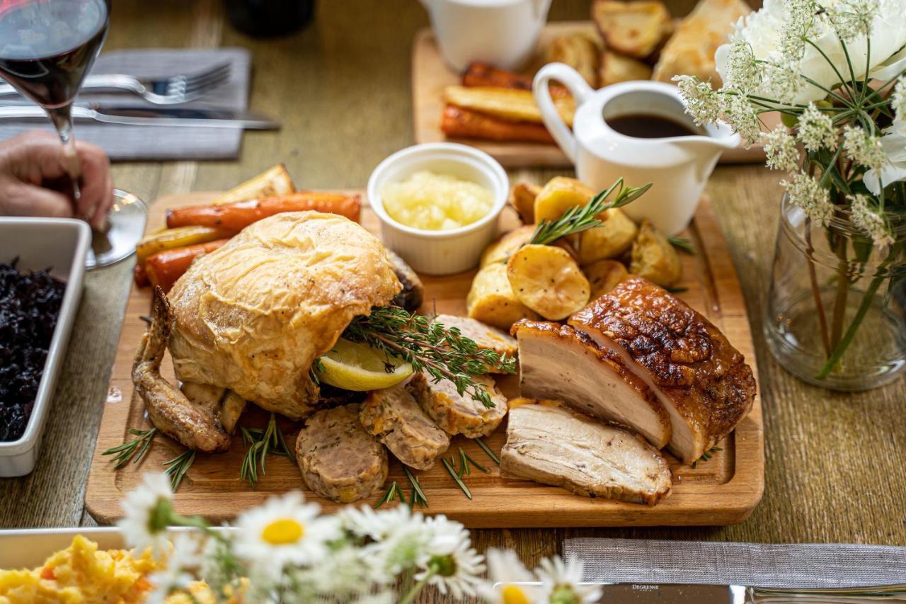 Rising Sun Pub, Restaurant And Rooms Lacock Εξωτερικό φωτογραφία