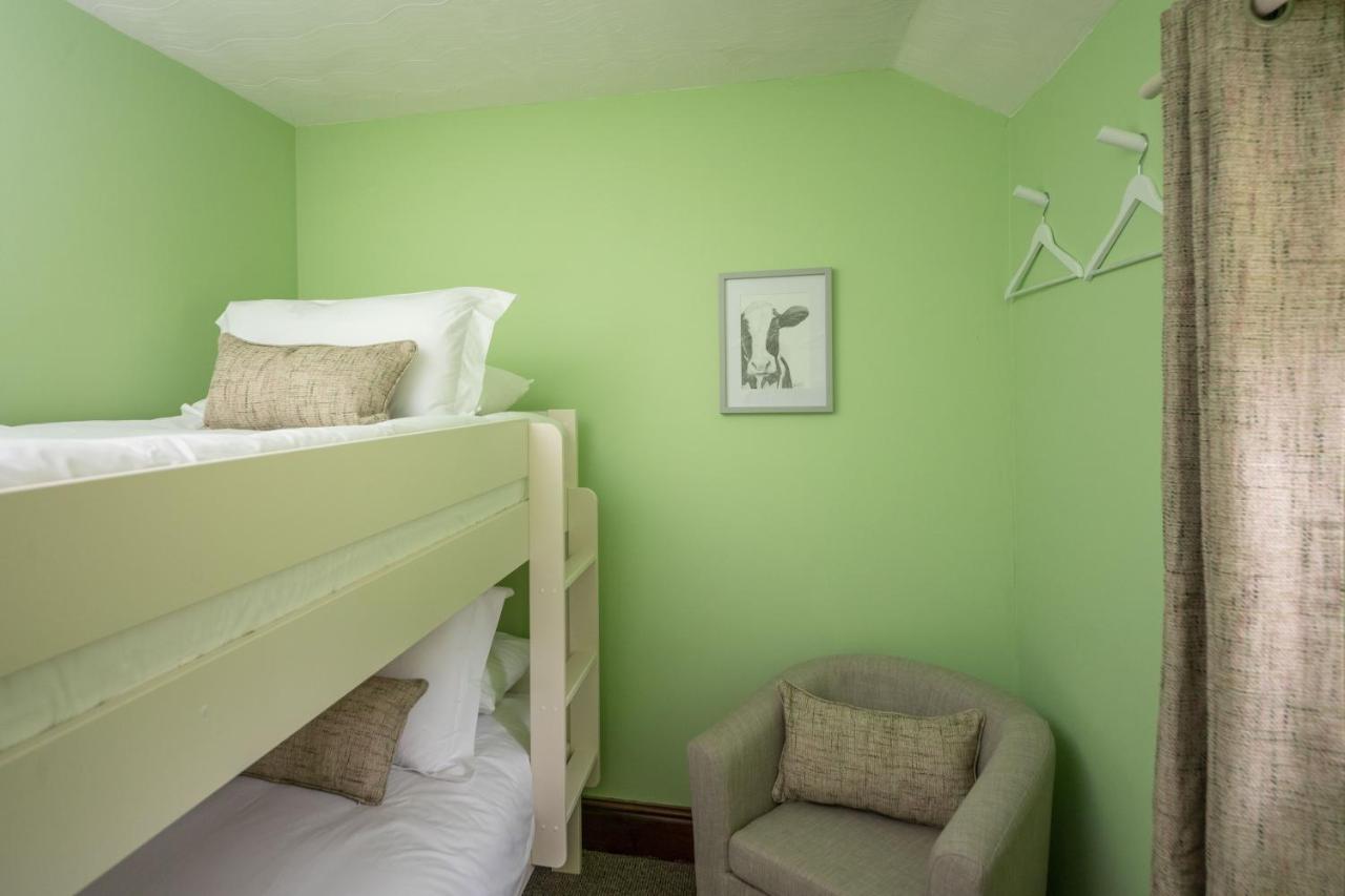 Rising Sun Pub, Restaurant And Rooms Lacock Εξωτερικό φωτογραφία